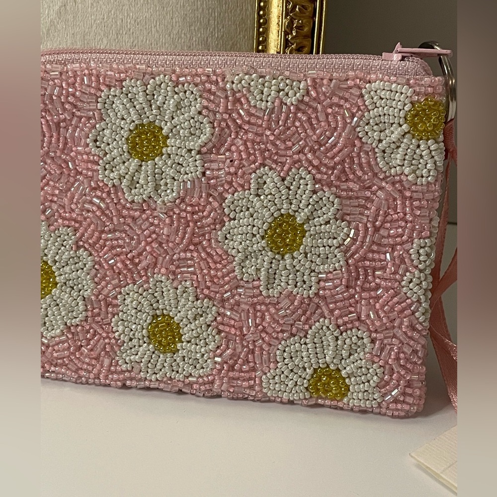 Daisies Beaded Wallet